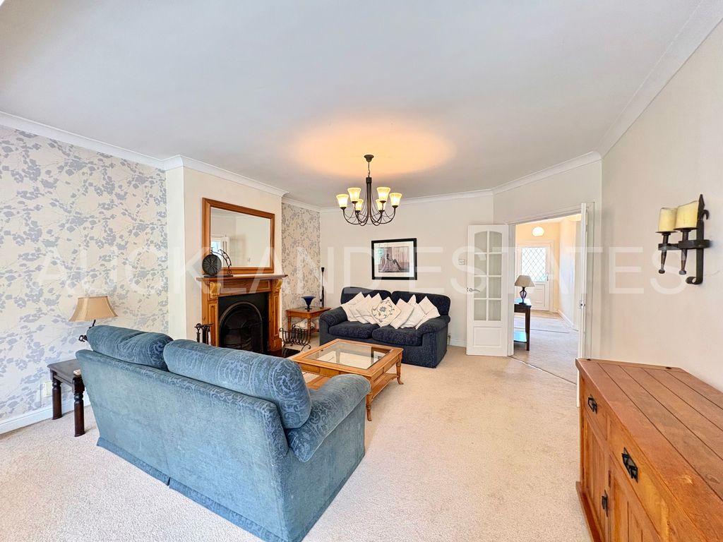 Property photo 3 of 30