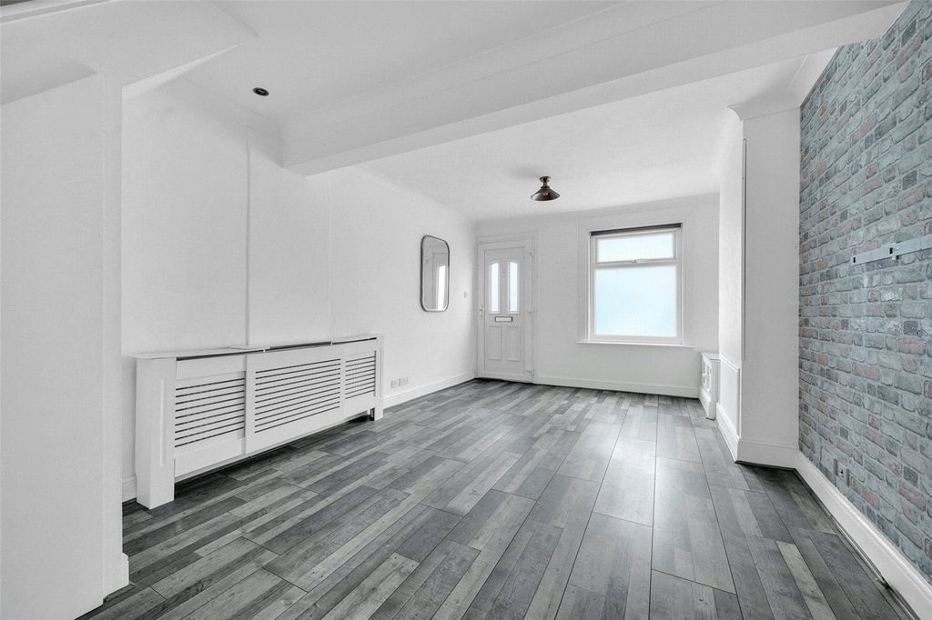 Property photo 3 of 15 Picture No. 07