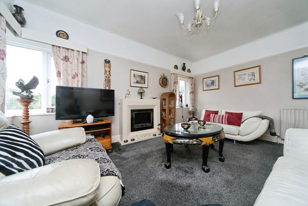 Additional image 16 of 3 bed flat for saleVicarage Avenue, Llandudno, Conwy LL30