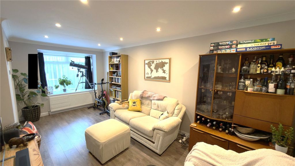 Property photo 2 of 18 Picture No. 26