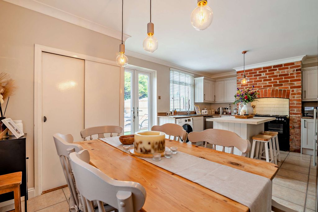 Property photo 3 of 11 Dining Kitchen