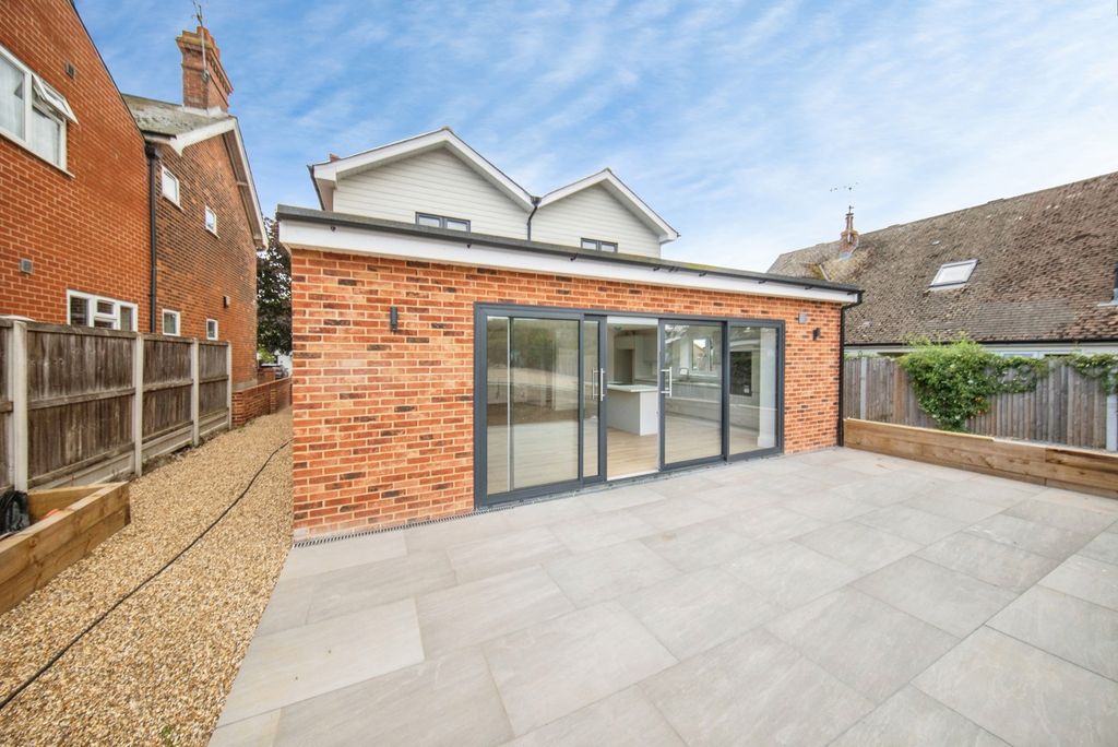 Property photo 2 of 19 Pbox-Img.Jpg