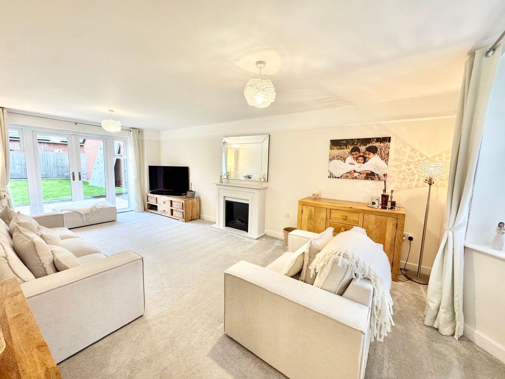 Property photo 2 of 23