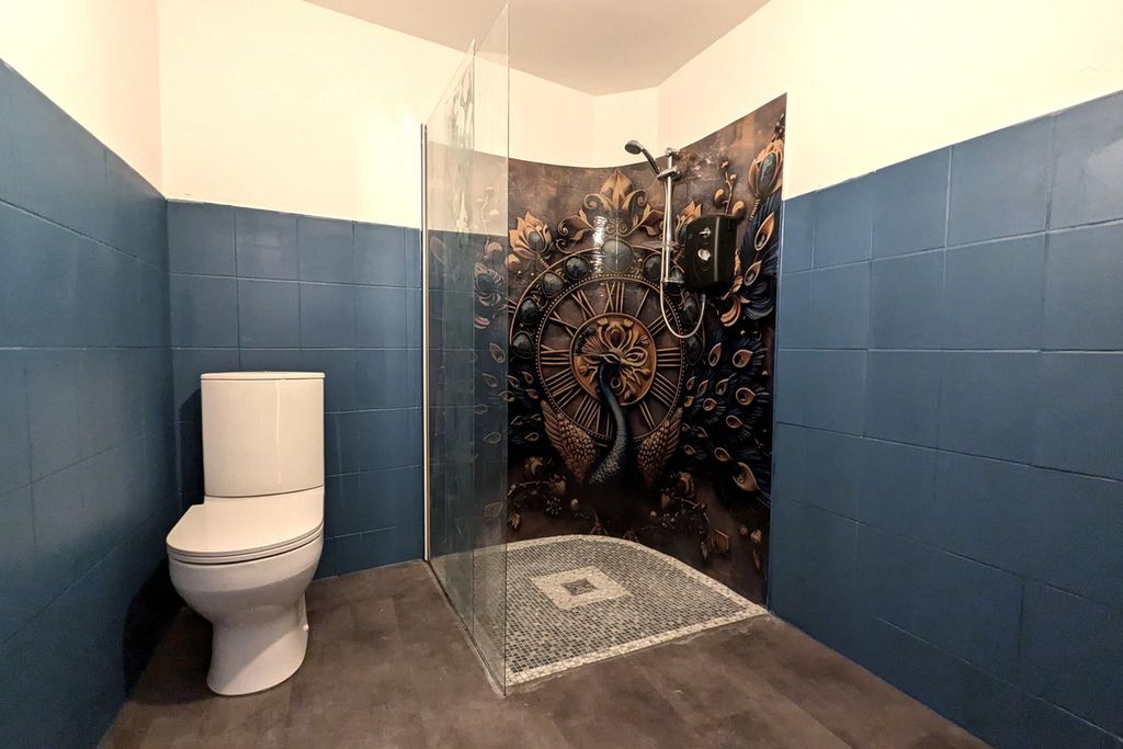 Property photo 2 of 5