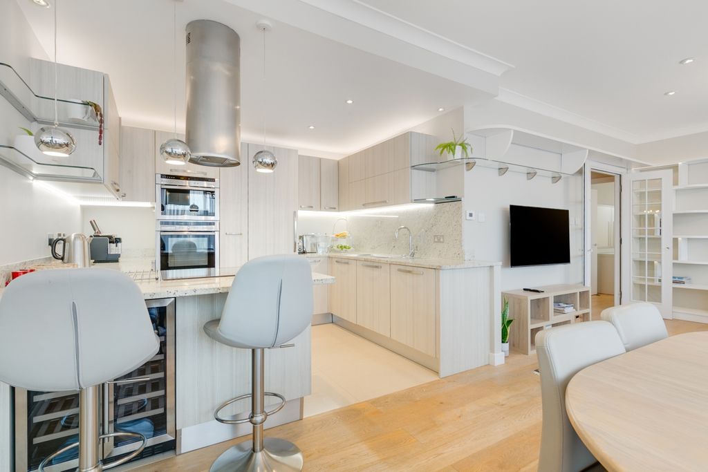 Property photo 3 of 25 Dining Area - Rec...