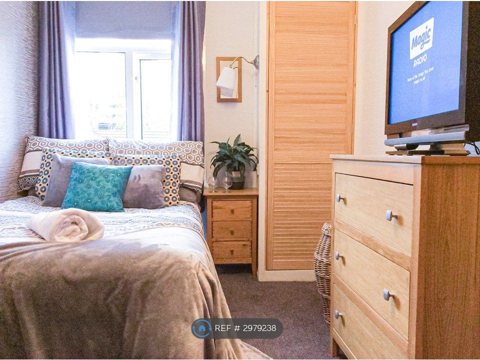 Property photo 1 of 10 Bright Spacious Double Room