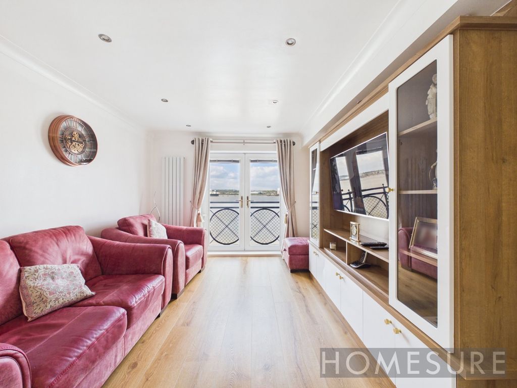 Property photo 2 of 17 Picture No. 13