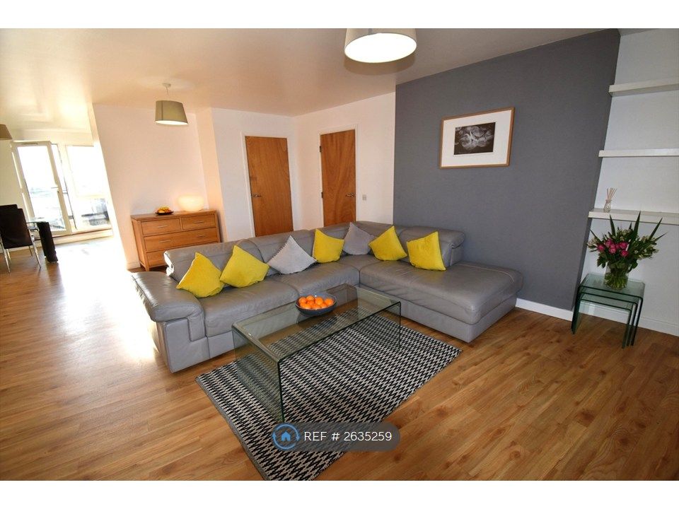 Property photo 1 of 35 Living Room