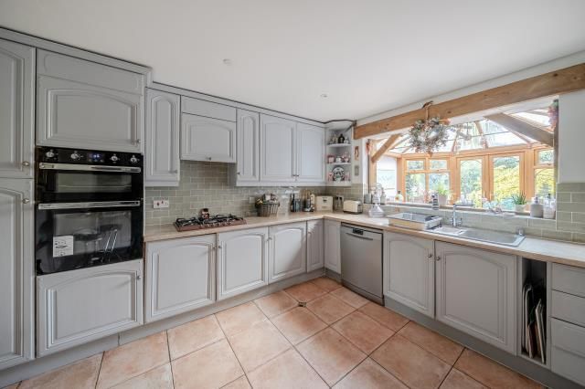 Property photo 2 of 18 Kitchen