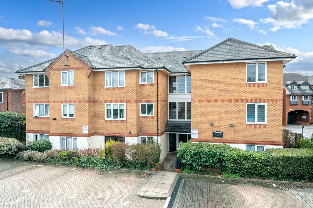 Property photo 1 of 8