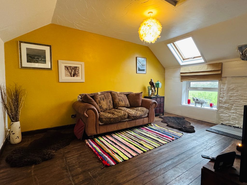 Property photo 3 of 11