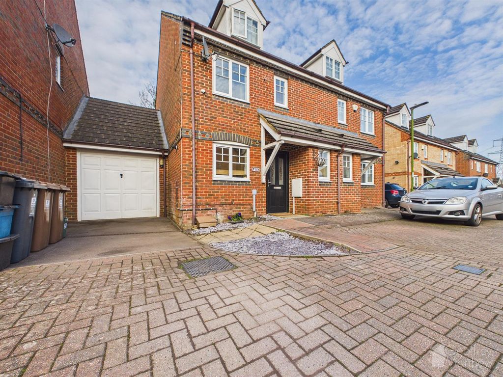 Property photo 1 of 17 Cam02365G0-Pr0440-Still023.Jpg