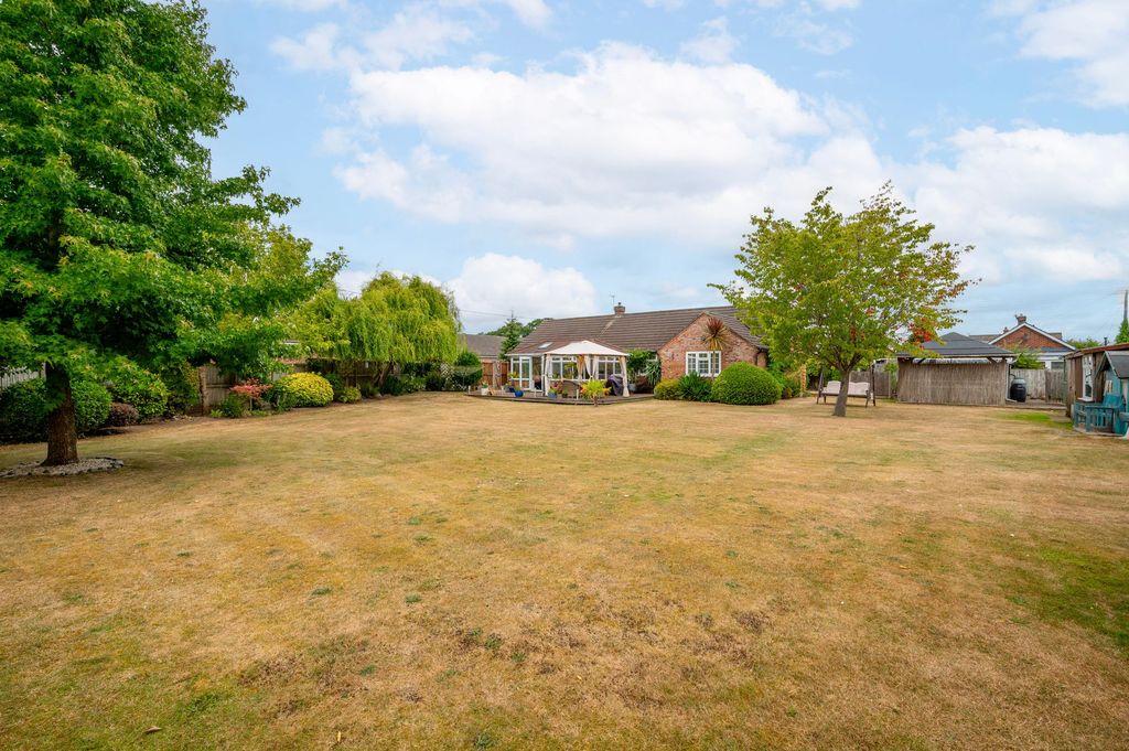Property photo 2 of 23