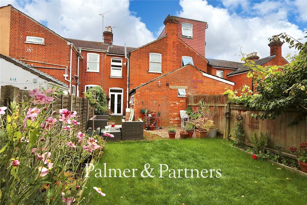 Property photo 2 of 24 Picture No. 04