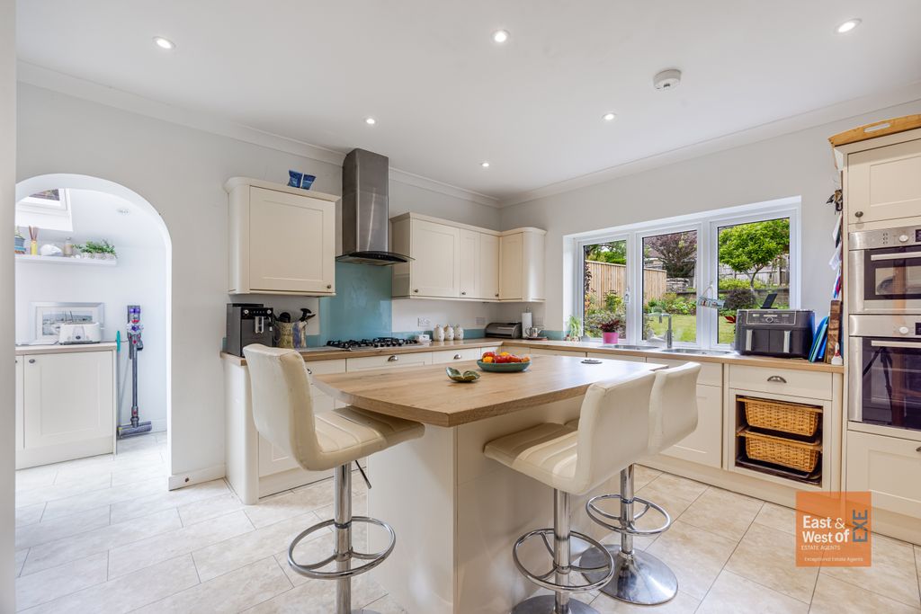 Property photo 3 of 21 A22 - Fairlawn House Orchard Close Lympstone - 260