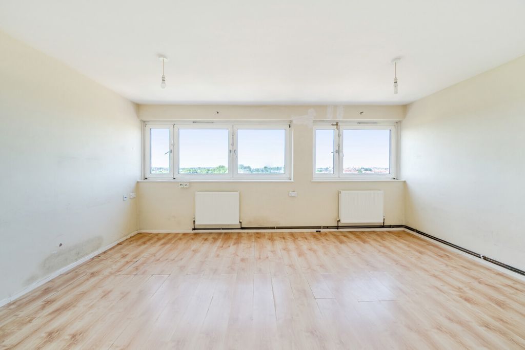 Property photo 1 of 13 1479135-5-6A47837...
