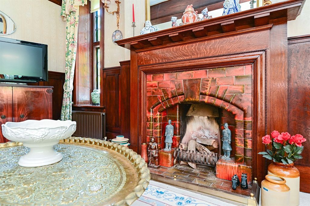 Property photo 3 of 14 Living Room