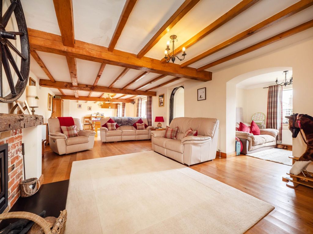 Property photo 3 of 32