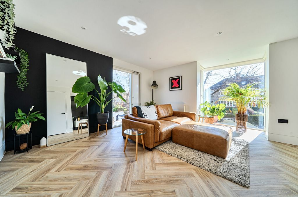 Property photo 3 of 12 1439438-24-69d55E...