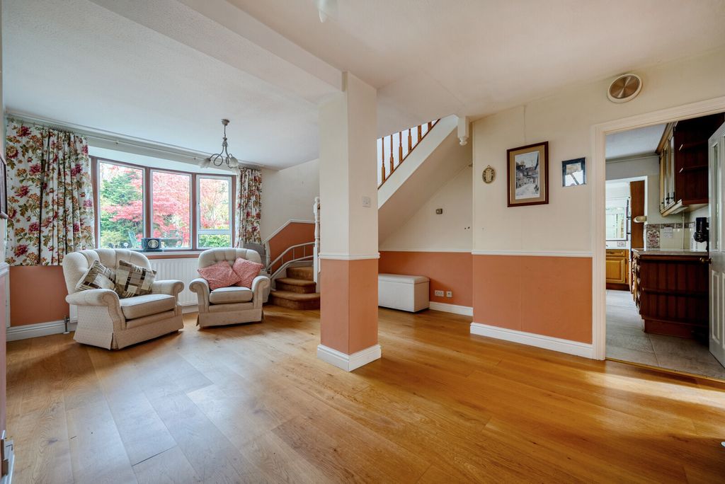 Property photo 2 of 21 1374033-17-690370...