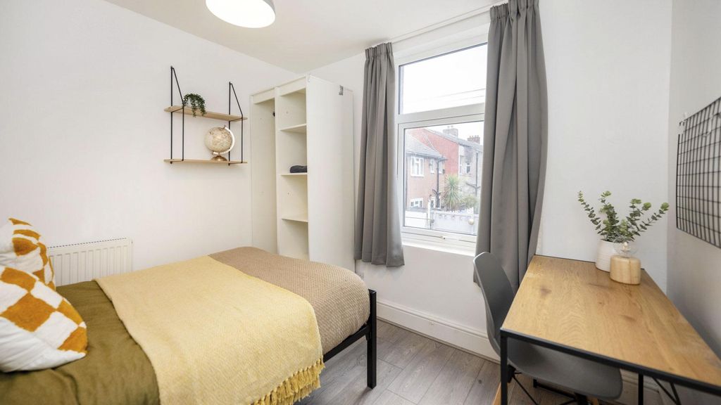 Property photo 3 of 26