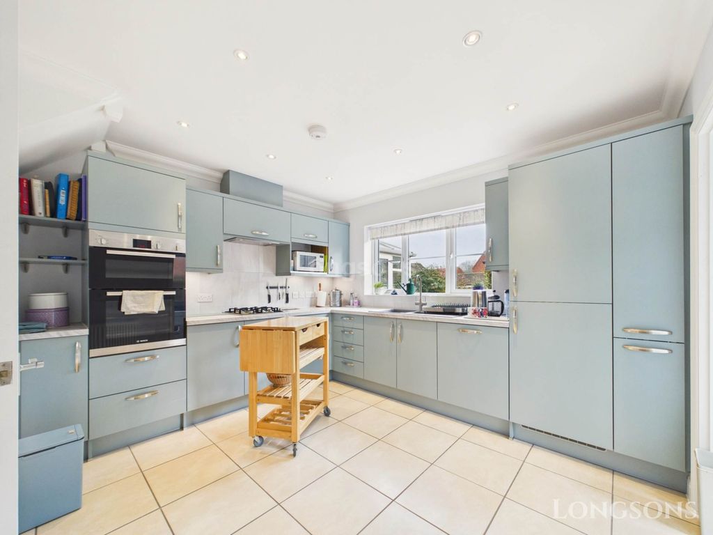 Property photo 3 of 20