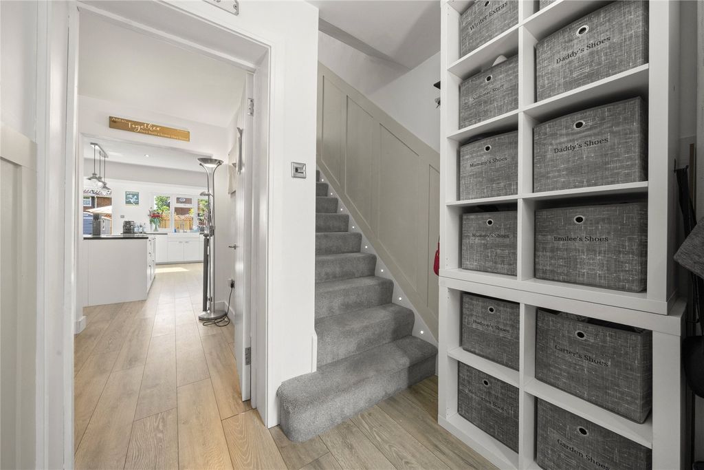 Property photo 2 of 15 Entrance Hall