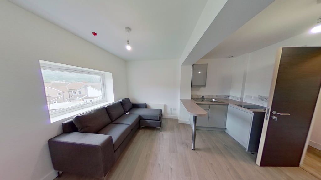 Property photo 1 of 5