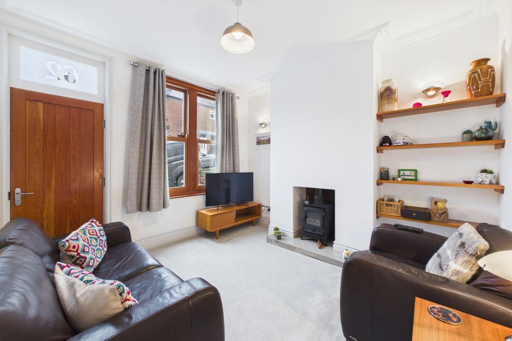 Property photo 2 of 15 Lounge