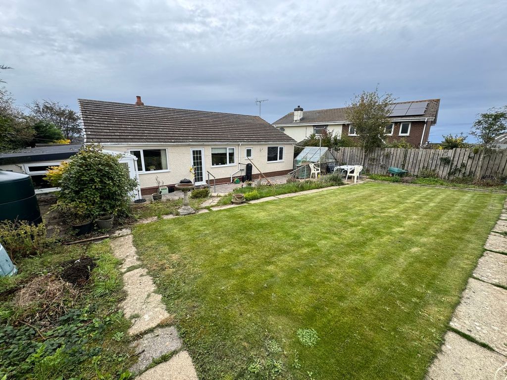 Property photo 3 of 44