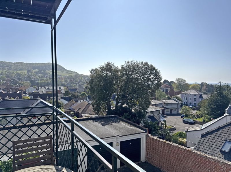 Property photo 3 of 19 Photo 17