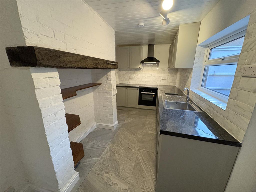 Property photo 1 of 14 Kitchen