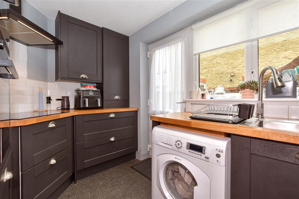 Property photo 3 of 15 Kitchen