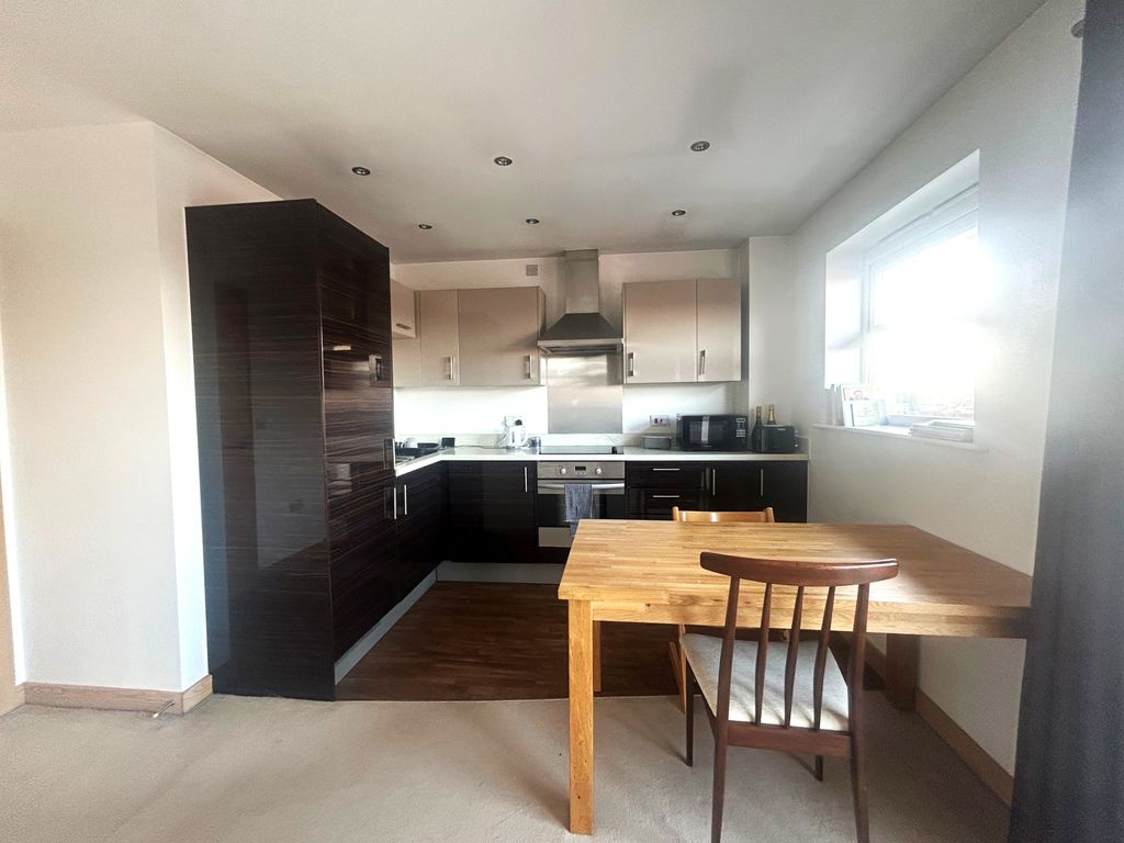 Property photo 2 of 8 Kitchen