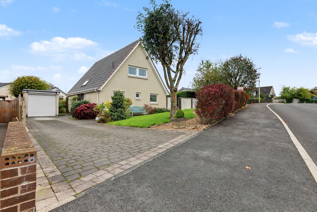 Property photo 1 of 37