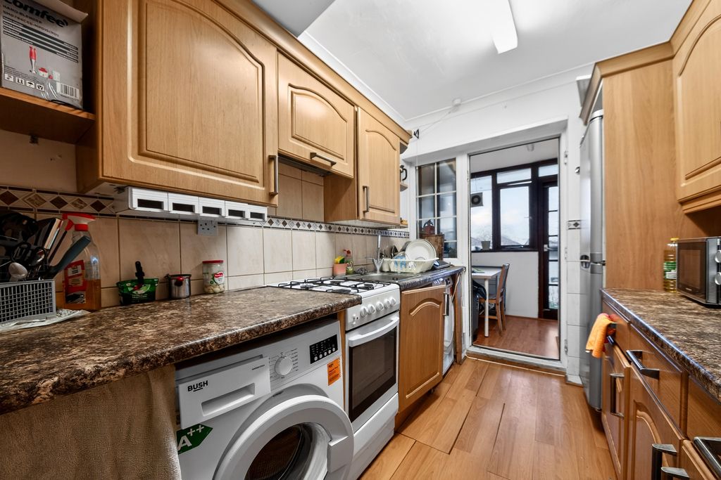 Property photo 2 of 15 Kitchen