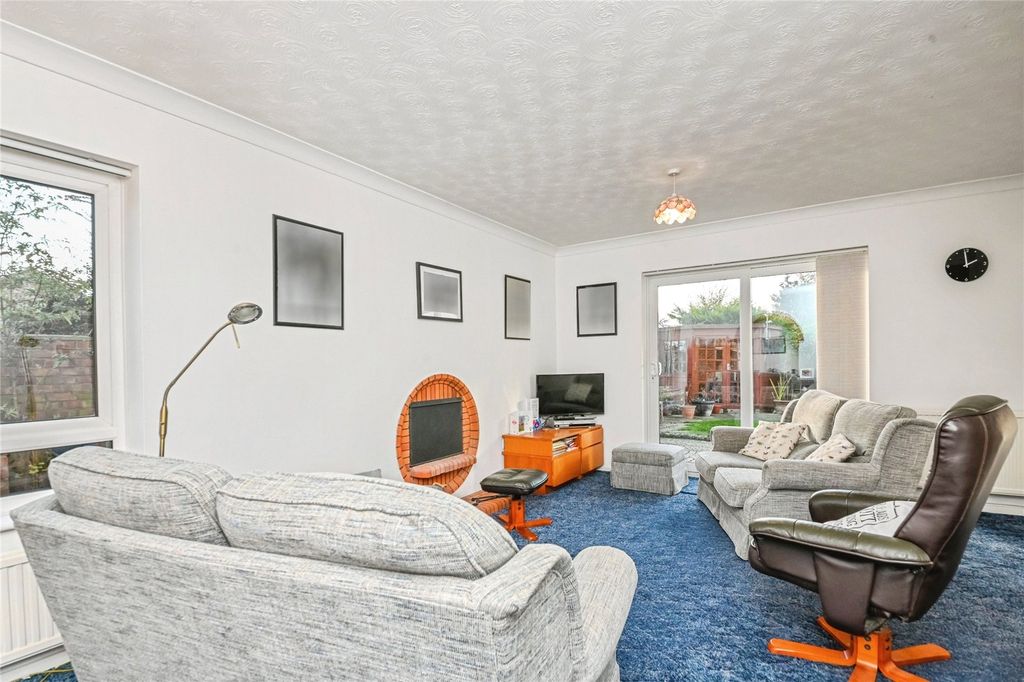 Property photo 2 of 16 Living Room