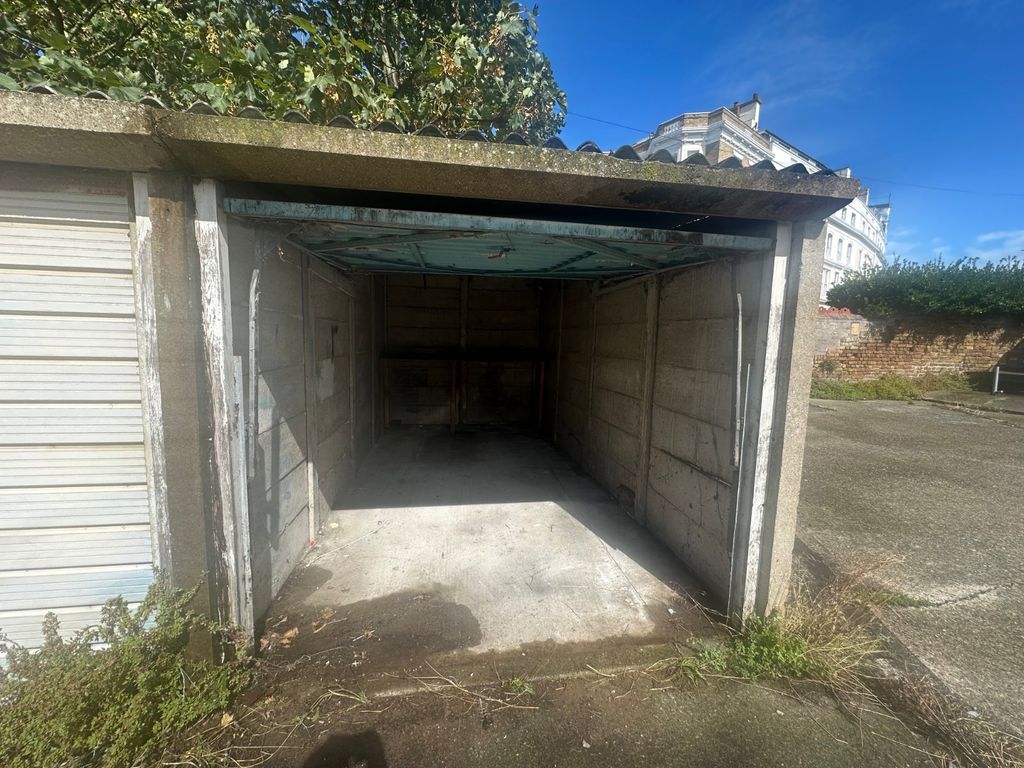 Property photo 2 of 3 Picture No. 02