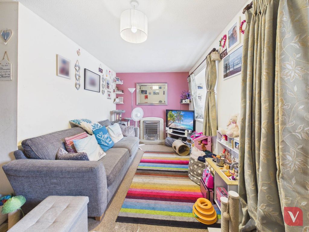 Property photo 2 of 9