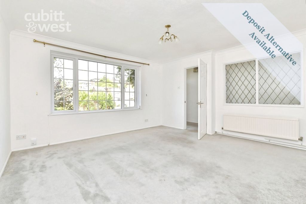 Property photo 1 of 13 Lounge