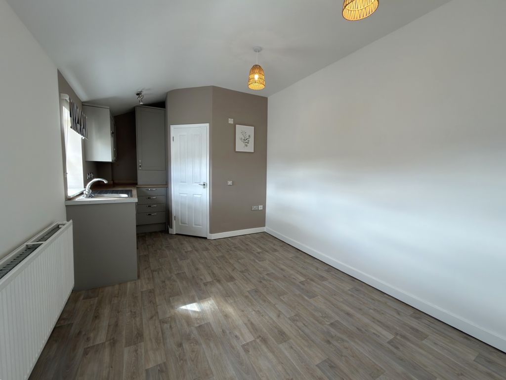 Property photo 3 of 5 Studio Room