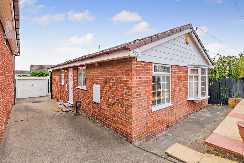 Property photo 1 of 11 Detached Bungalow