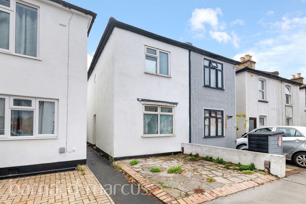 Property photo 1 of 11