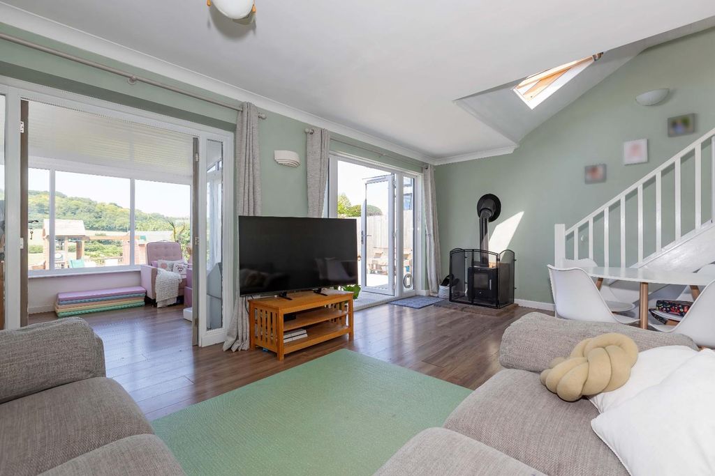 Property photo 3 of 23 Herbert Rd_23.Jpg