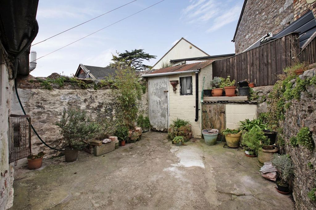 Property photo 2 of 16
