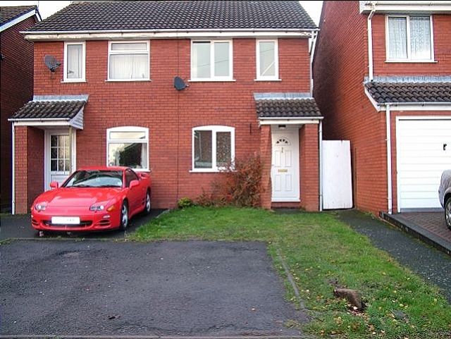 Property photo 1 of 10 3 Alderton Front