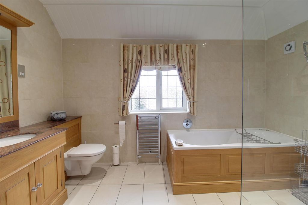 Additional image 23 of 4 bed detached house for saleBrookmans Avenue, Brookmans Park AL9