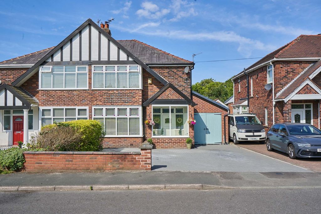 Property photo 1 of 101