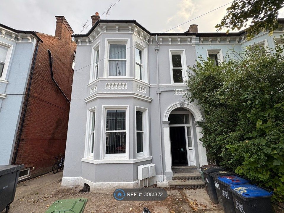 Property photo 2 of 25