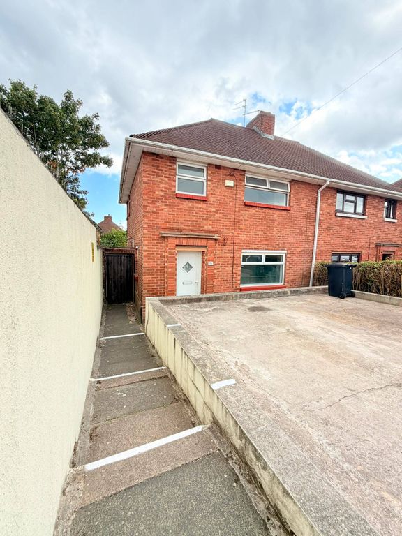 Property photo 2 of 9